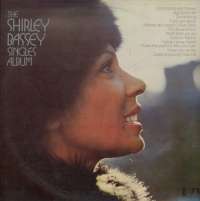 Gramofonska ploča Shirley Bassey The Shirley Bassey Singles Album ULS 163, stanje ploče je 10/10