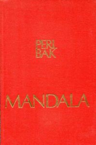 Mandala Buck Pearl (Perl Bak) tvrdi uvez