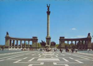 Budimpešta - Heroes circle. Millenium Monument Europa