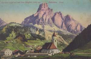 Corvara (1558m) mit Sass Songher (2667m) Dolomiten. Tirol Europa