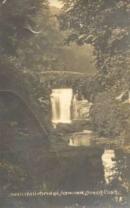 waterfall bridge - Denew castle Fotografije